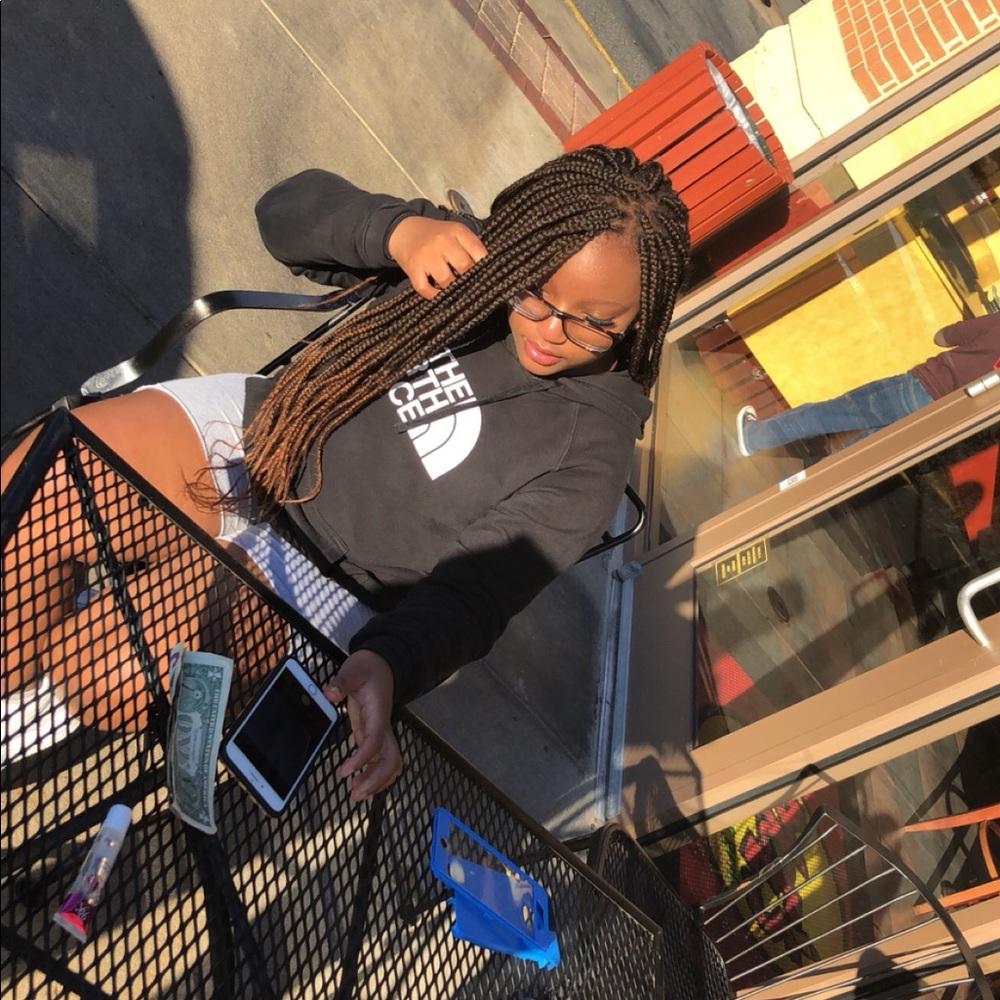 Meet your Posher, Rayonna